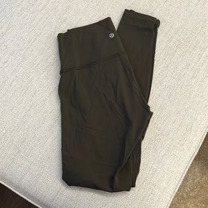 Lululemon size 6 - dark green Wunder Unders